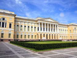 Fachada del Museo Ruso